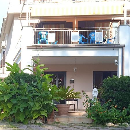I Tre Leoni Affittacamere Civitavecchia Exterior photo
